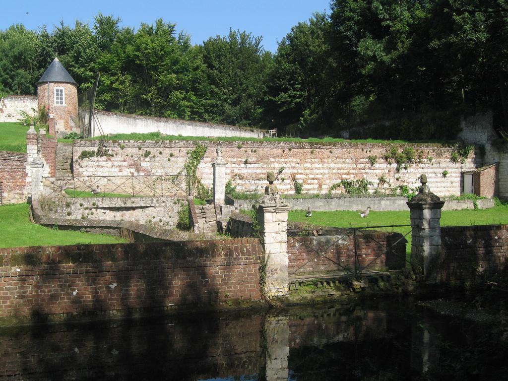 Gite De L'Abbaye D'Etrun Zewnętrze zdjęcie